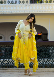 Women's Pure Malmal Ombre Powder Yellow Fully Flared Anarkali Kurta Pant Set with Chinnon Dupatta
